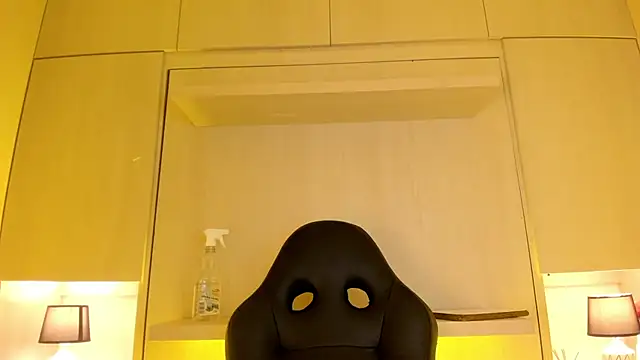 Snapshot of tamaraa_smiith chatting on 11/14/25, 07:56 tamaraa smiith online show from 11/14/25, 07:56