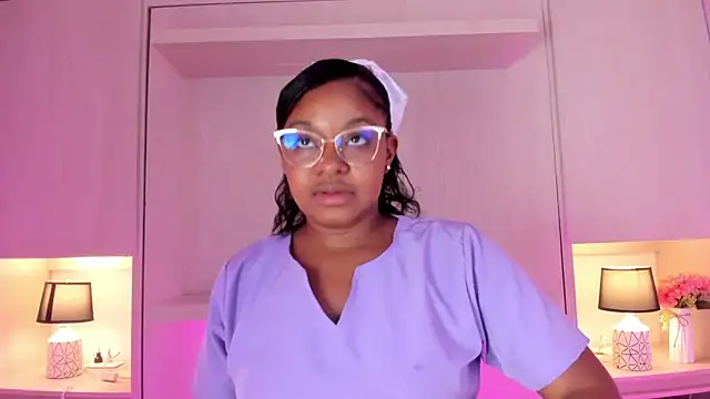 Snapshot of tamaraa_smiith chatting on 11/29/25, 07:39 tamaraa smiith online show from 11/29/25, 07:39