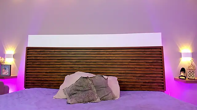Adelehottman online show from 05/20/26, 12:44