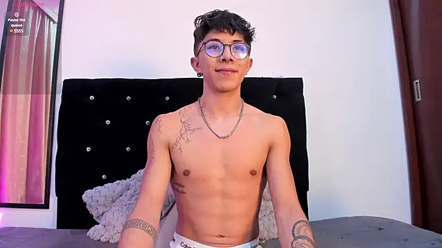 Snapshot of im__thomass chatting on 12/11/24, 05:32 im thomass online show from 12/11/24, 05:32