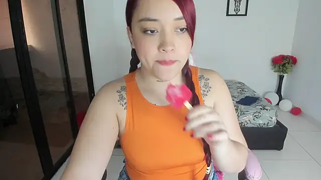 julinee smithh online show from 10/24/25, 11:39