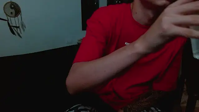 Snapshot of aaron_blug chatting on 09/24/25, 11:30 aaron blug online show from 09/24/25, 11:30