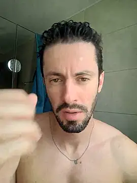 Snapshot of Diegosob8720 chatting on 02/25/25, 02:44 Diegosob8720 online show from 02/25/25, 02:44
