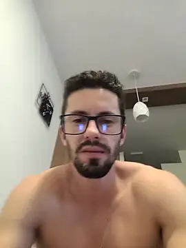 Snapshot of Diegosob8720 chatting on 02/26/25, 04:03 Diegosob8720 online show from 02/26/25, 04:03