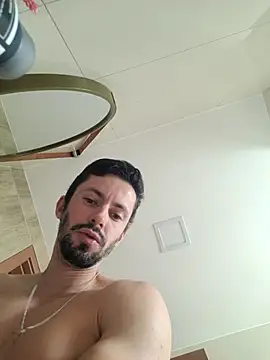 Snapshot of Diegosob8720 chatting on 02/26/25, 01:52 Diegosob8720 online show from 02/26/25, 01:52