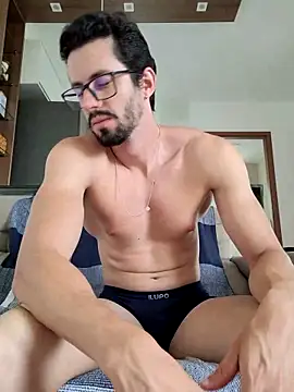 Snapshot of Diegosob8720 chatting on 03/08/25, 03:13 Diegosob8720 online show from 03/08/25, 03:13