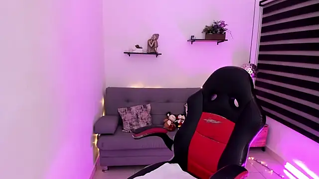 Melanny lopez18 online show from 12/19/24, 03:29