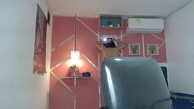 Snapshot of emy_0 chatting on 02/27/25, 03:25 emy 0 online show from 02/27/25, 03:25
