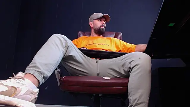 JackEthann online show from 10/21/25, 04:24