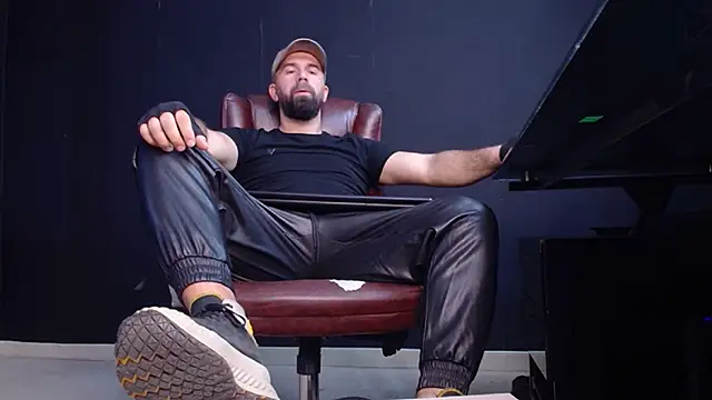 JackEthann online show from 10/26/25, 05:35