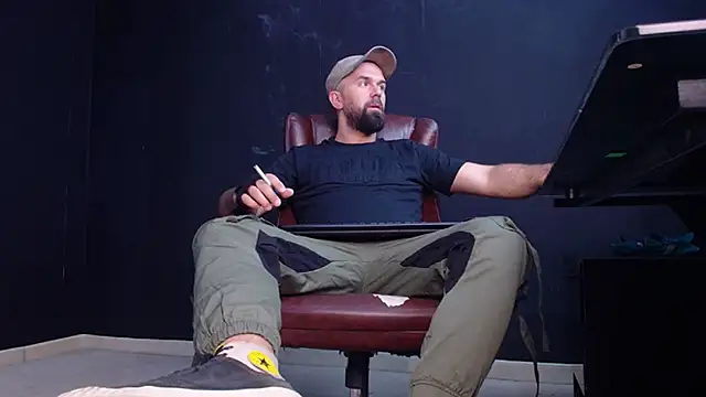 JackEthann online show from 10/28/25, 05:44