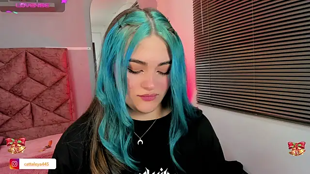 cattaleya    online show from 12/13/24, 03:16