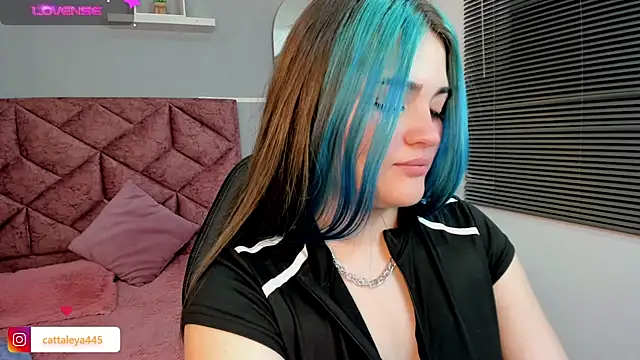 cattaleya    online show from 01/28/25, 04:50