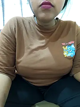 Snapshot of Samarya-78 chatting on 04/27/26, 12:14 Samarya-78 online show from 04/27/26, 12:14