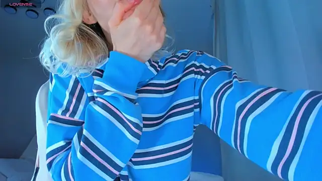 Snapshot of JennyWoody chatting on 10/02/25, 04:14 JennyWoody online show from 10/02/25, 04:14