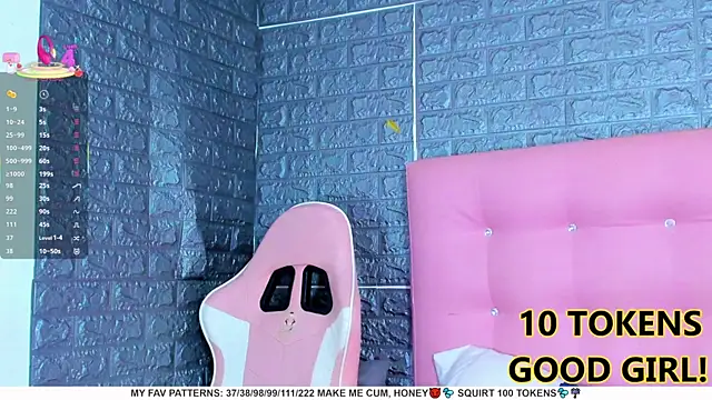 Snapshot of AriannaLewiis chatting on 03/07/25, 07:49 AriannaLewiis online show from 03/07/25, 07:49