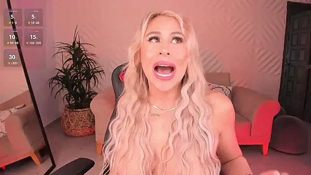 KylieCooper online show from 02/18/25, 06:37
