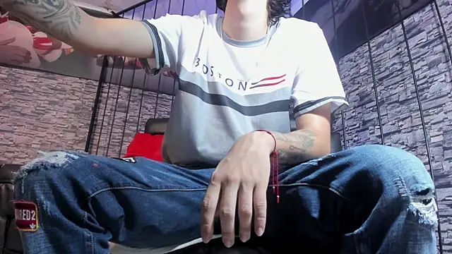 Snapshot of FrannBoy chatting on 05/21/26, 03:24 FrannBoy online show from 05/21/26, 03:24