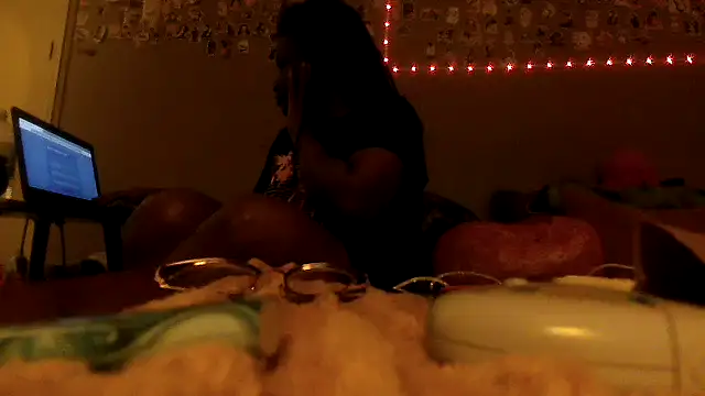 EbonyFetishQueen online show from 09/11/25, 01:00