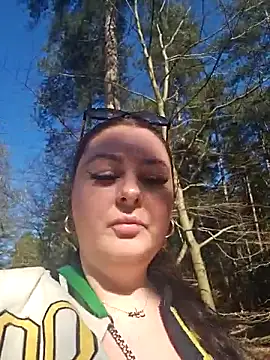 Britishbella online show from 03/18/25, 01:42