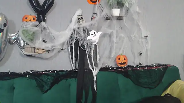 IzabelllNoir online show from 10/29/25, 06:37