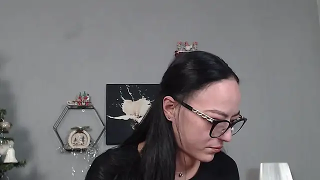 Snapshot of IzabelllNoir chatting on 12/18/25, 11:05 IzabelllNoir online show from 12/18/25, 11:05