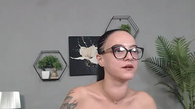 Snapshot of IzabelllNoir chatting on 01/14/26, 07:08 IzabelllNoir online show from 01/14/26, 07:08