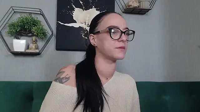 Snapshot of IzabelllNoir chatting on 02/02/26, 06:45 IzabelllNoir online show from 02/02/26, 06:45