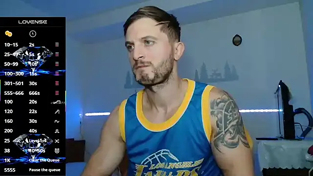 cuple hoot  online show from 10/05/25, 07:56