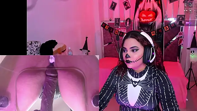 PetiteSophie  online show from 10/19/25, 07:47