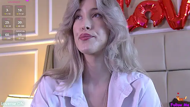 Snapshot of SerenaBennet chatting on 10/05/25, 01:09 SerenaBennet online show from 10/05/25, 01:09