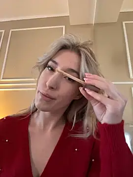 Snapshot of SerenaBennet chatting on 11/24/25, 10:48 SerenaBennet online show from 11/24/25, 10:48