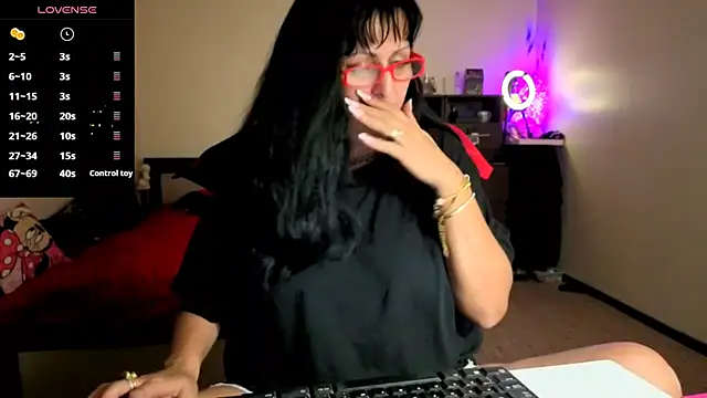 Snapshot of YourDreamLoverr chatting on 11/20/25, 12:33 YourDreamLoverr online show from 11/20/25, 12:33