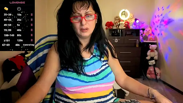 Snapshot of YourDreamLoverr chatting on 11/28/25, 12:24 YourDreamLoverr online show from 11/28/25, 12:24