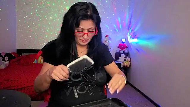 Snapshot of YourDreamLoverr chatting on 12/03/25, 11:47 YourDreamLoverr online show from 12/03/25, 11:47