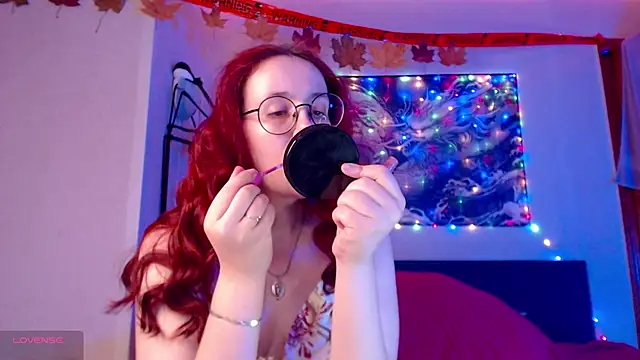 Snapshot of VanessaLincum chatting on 11/10/25, 07:29 VanessaLincum online show from 11/10/25, 07:29