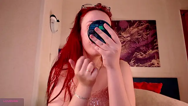 Snapshot of VanessaLincum chatting on 12/22/25, 08:33 VanessaLincum online show from 12/22/25, 08:33