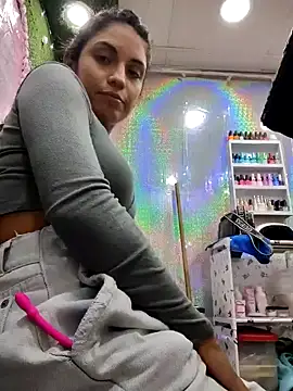 Snapshot of Anifer chatting on 01/16/25, 06:27 Anifer online show from 01/16/25, 06:27