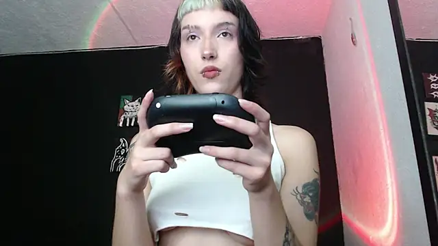 Snapshot of niakat_ chatting on 01/03/25, 12:00 niakat online show from 01/03/25, 12:00