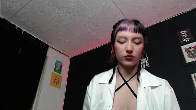 Snapshot of niakat_ chatting on 01/17/25, 01:03 niakat online show from 01/17/25, 01:03