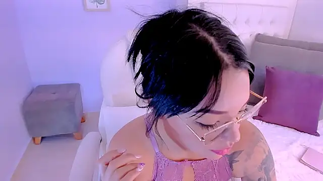 Snapshot of Sara_LipsX chatting on 01/16/25, 08:25 Sara LipsX online show from 01/16/25, 08:25