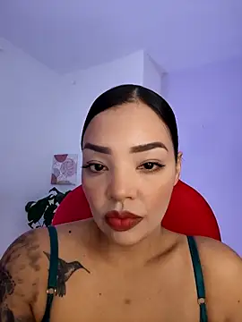 Snapshot of Sara_LipsX chatting on 11/19/25, 02:00 Sara LipsX online show from 11/19/25, 02:00