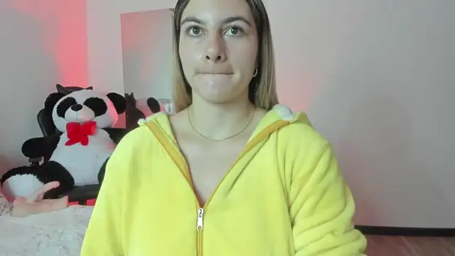 AtheneaRossi online show from 02/15/25, 10:44