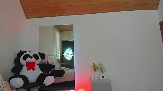 AtheneaRossi online show from 03/03/25, 07:39