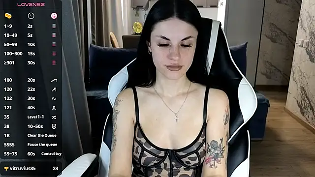 Mary   Moore online show from 10/10/25, 08:57