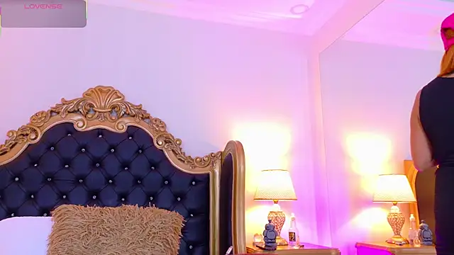 AdelinaVans online show from 06/04/26, 11:16