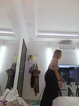 AdelinaVans online show from 07/18/26, 11:25