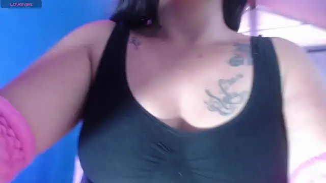 vitoria23  online show from 04/27/26, 01:31