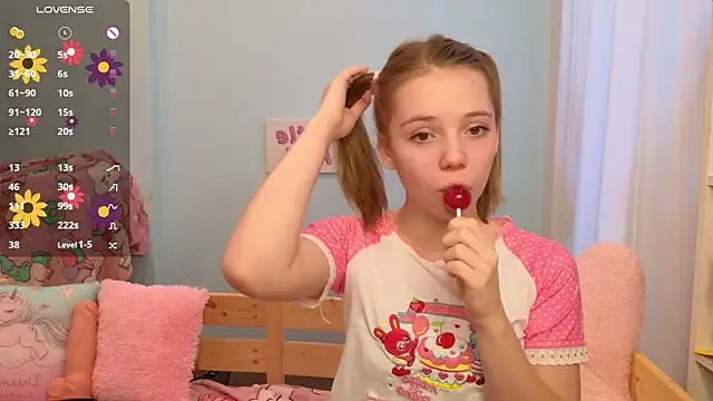 Snapshot of PrincessLittleKiki chatting on 10/07/25, 07:16 PrincessLittleKiki online show from 10/07/25, 07:16