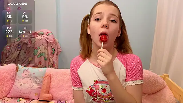 Snapshot of PrincessLittleKiki chatting on 12/16/25, 07:35 PrincessLittleKiki online show from 12/16/25, 07:35